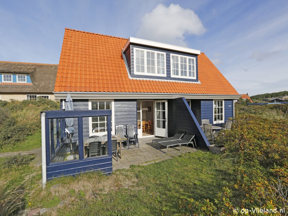 de Dolfijn, Paardrijden op het strand op Vlieland