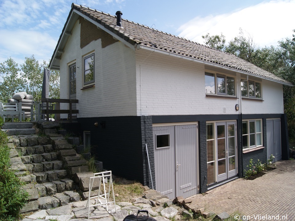 De Robbenhoeve, Strandvondsten op Vlieland