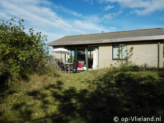 Schoener, Vakantiehuisje in de duinen op Vlieland