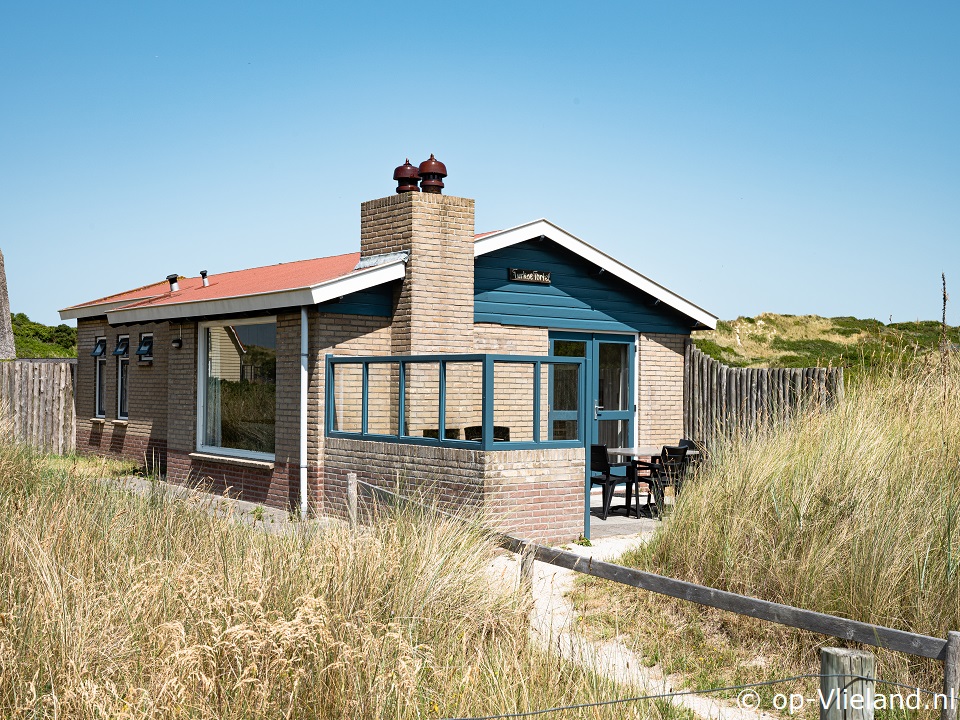 Turkse Tortel, Vakantiehuisje in de duinen op Vlieland