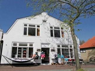 de Beurs, Tijdens schoolvakantie naar Vlieland