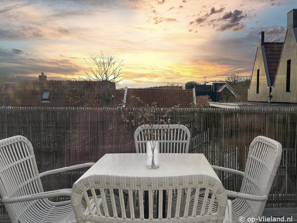 Appartement in Badhotel Bruin met balkon